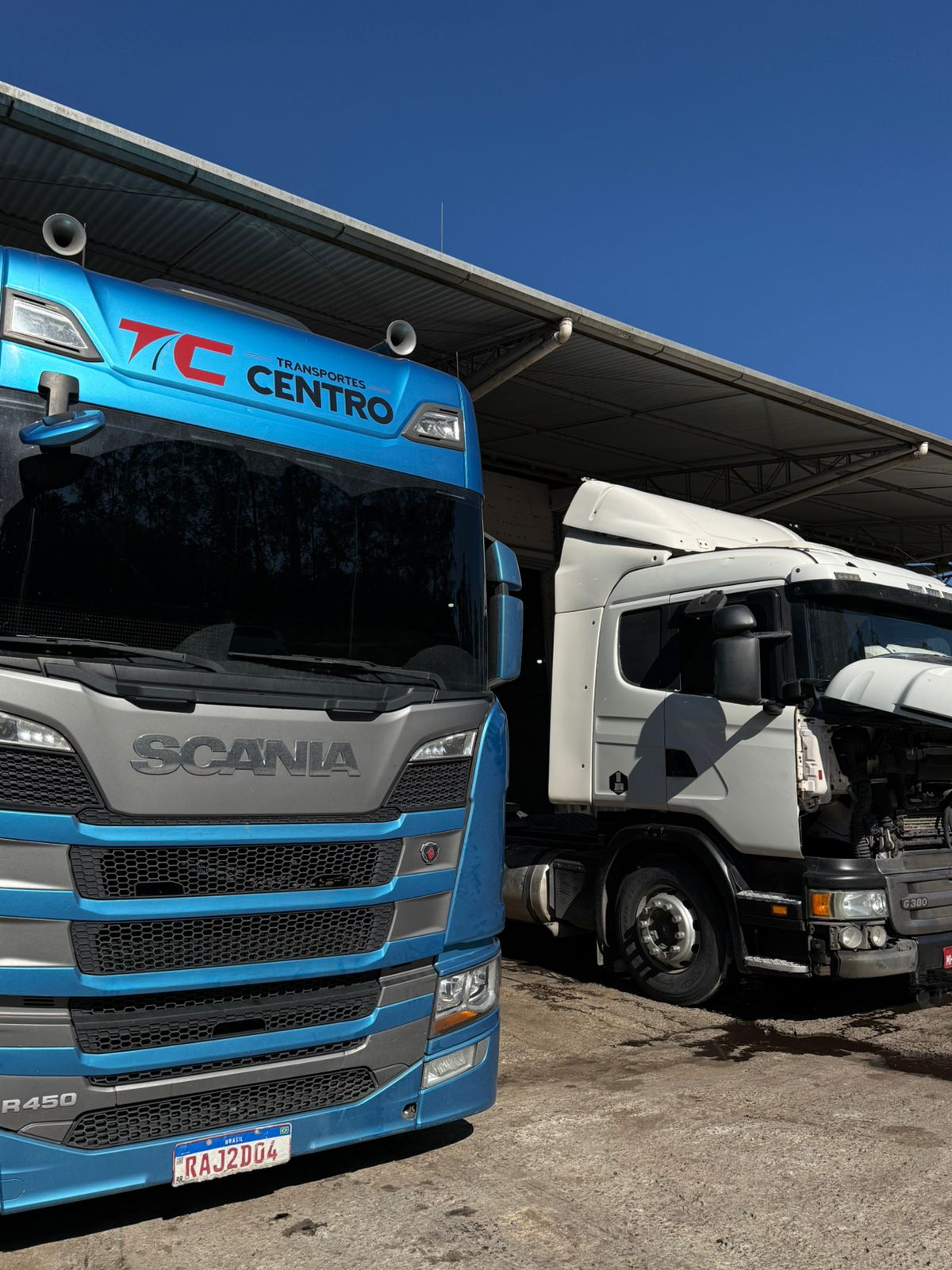 Scania R450 e P380 em atendimento